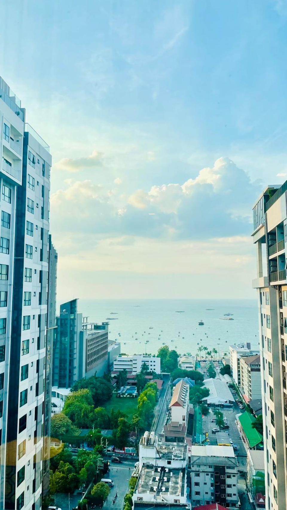 The Base Central Pattaya 2 Bed 2 Bath By Numam Exterior foto